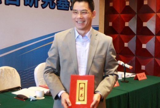 “中国广播电视协会媒介融合研究基地”成立 黄学平总裁受聘为研究员