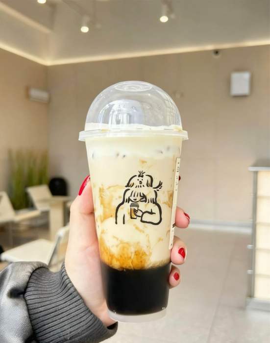当一杯奶茶,成了你的“痛茶”:在喜茶的杯贴上,我画下了整个世界